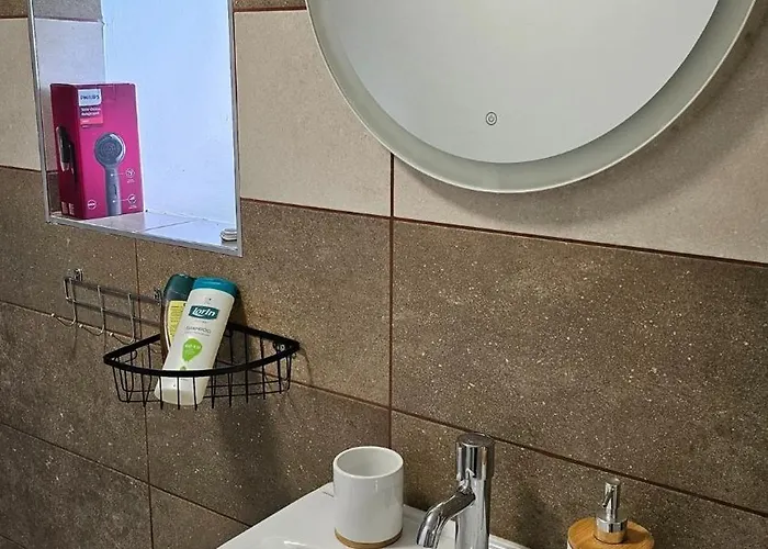 Kaan Karoly Kulcsoshaz בית נופש